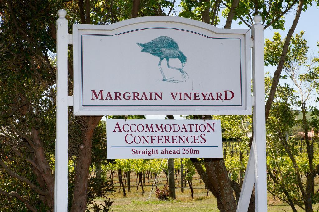 Margrain Vineyard Villas Martinborough Bagian luar foto