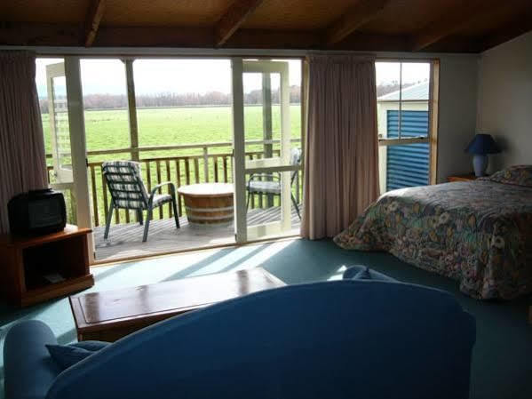 Margrain Vineyard Villas Martinborough Bagian luar foto